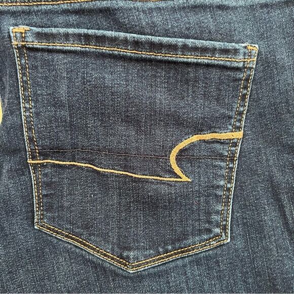 American Eagle Dark Wash Super Stretch Hi-Rise Artist Flare Denim Short Jeans - Picture 14 of 14